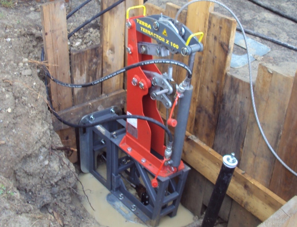 Zuggrube mit Bedienstation
© TERRA AG, Reiden, Switzerland