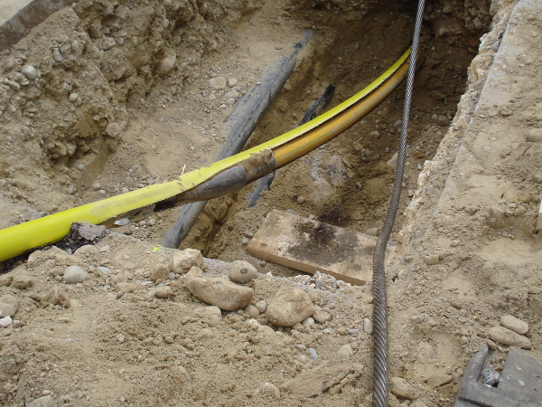 Nachziehen des Neurohres, pull in the new pipe © TERRA AG, Reiden, Switzerland