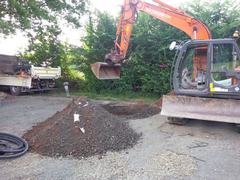 Aushub für Bentonitfundament, pit filled with concrete as foundation © TERRA AG, Reiden, Switzerland