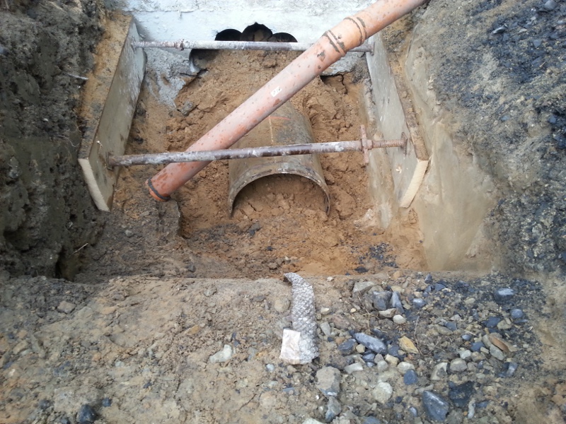 fertig verlegtes Stahlrohr gefüllt mit Erdreich, static piping system © TERRA AG, Reiden, Switzerland
