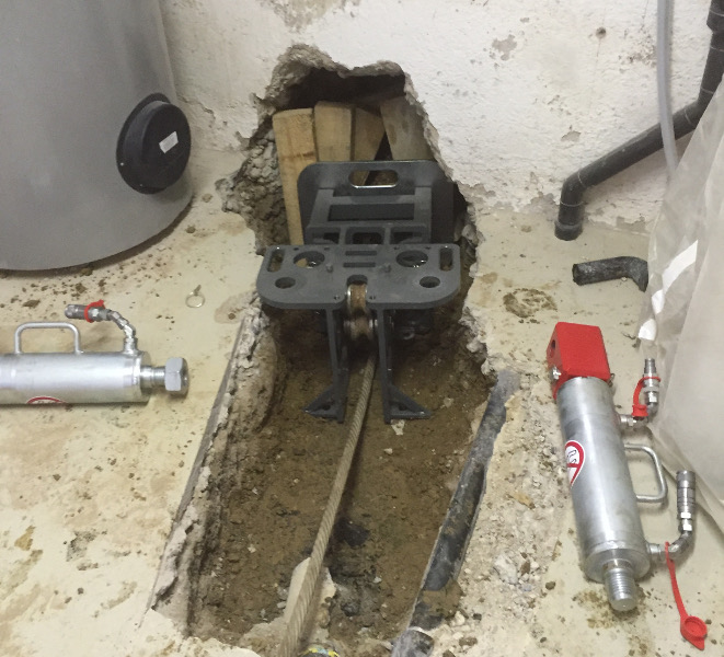 Cable Burster X 300 C renews Sewer House Connection, TERRA  site report 231, pic 2