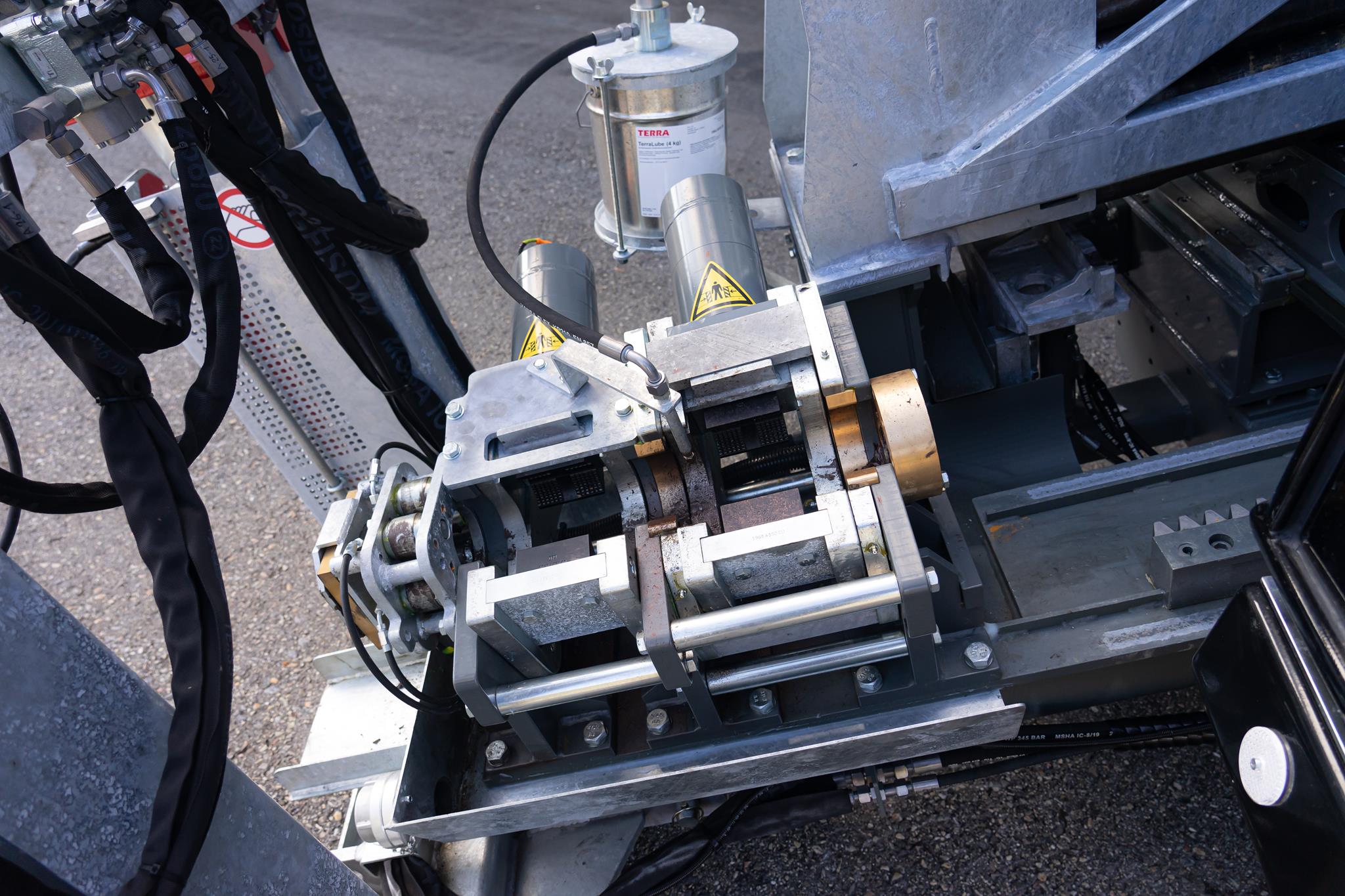 Cable guided drilling (wireline)