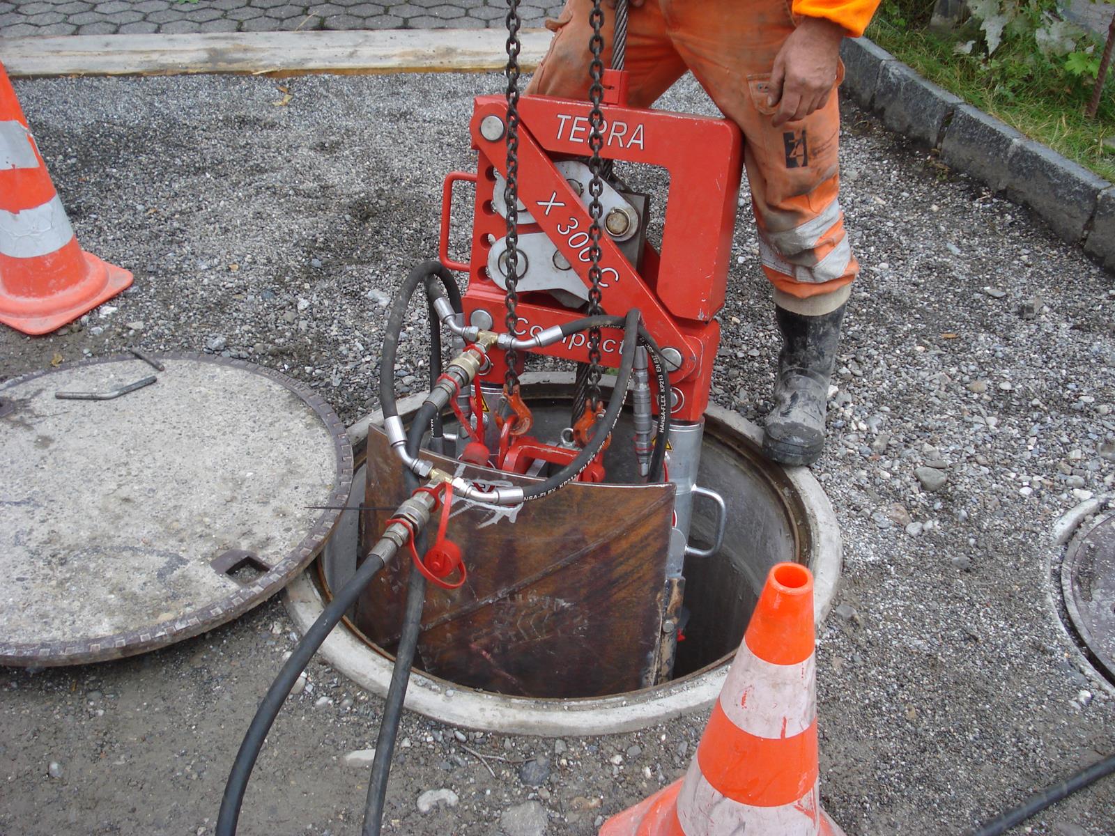 Manhole operation