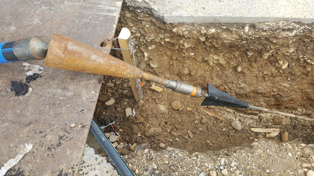 Pipe replacement with static cutters